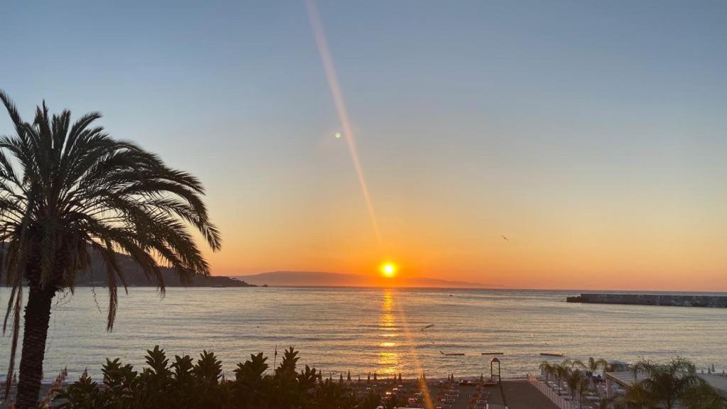 Appartamento Taormina Giardini-Naxos Exterior foto